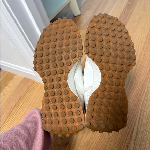 New Balance 327 Sneakers - Picture 4 of 8